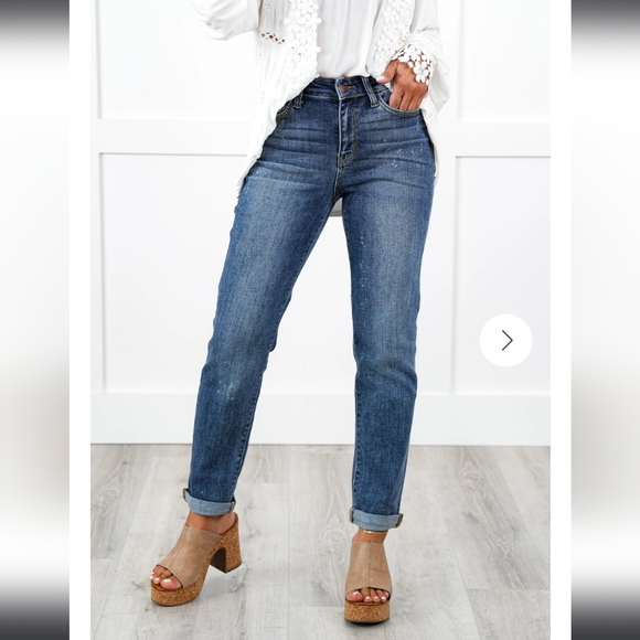Judy Blue Boyfriend Jeans with  Classic Medium Wash - Picture 5 of 9